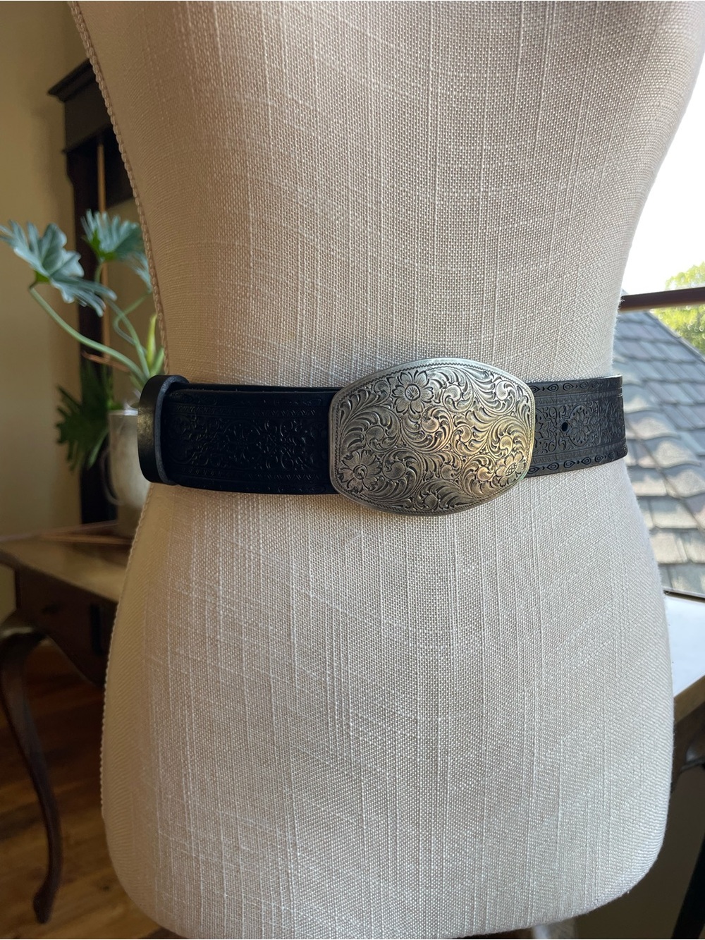Vintage 90’s Black Leather Belt with Engraved Silver Buckle size 36”